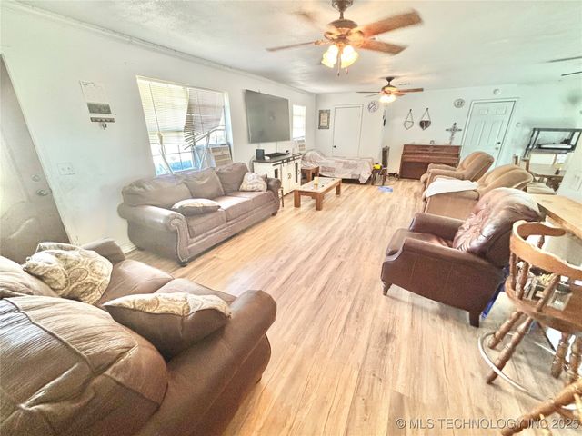 20114 N County Road 4460, Stigler, OK 74462
