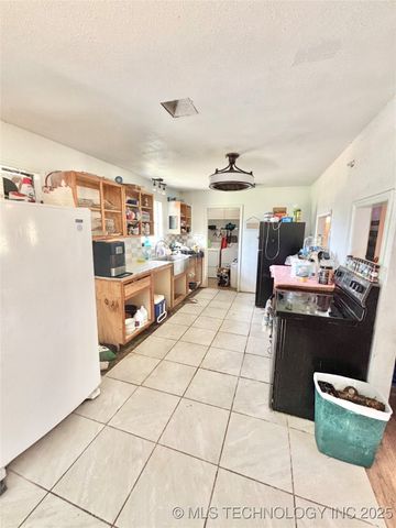 20114 N County Road 4460, Stigler, OK 74462