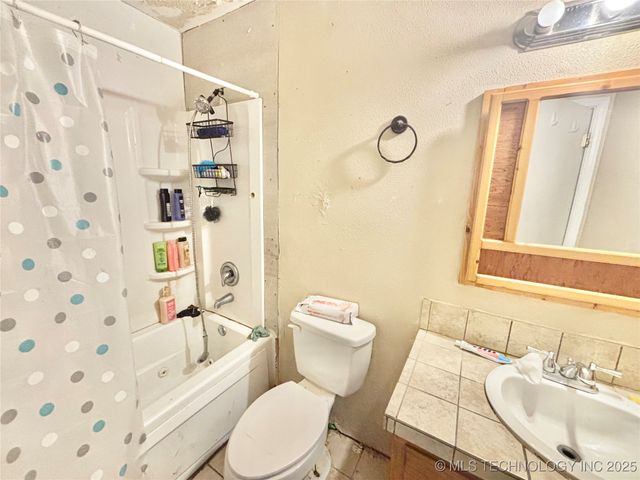 20114 N County Road 4460, Stigler, OK 74462