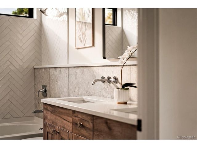 357 S Franklin St, Denver, CO 80209
