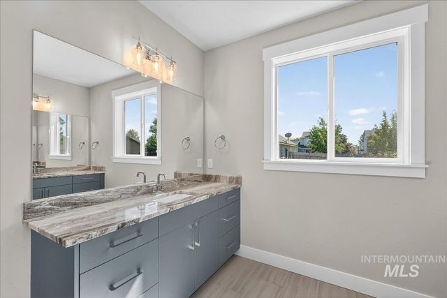 461 Hidden Mill Ct, Middleton, ID 83644