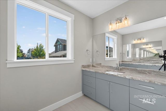 461 Hidden Mill Ct, Middleton, ID 83644