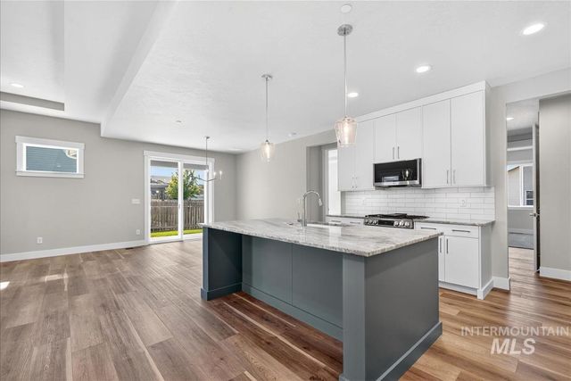 461 Hidden Mill Ct, Middleton, ID 83644