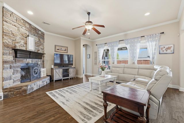 509 Autumn Run Drive, Midlothian, TX 76065