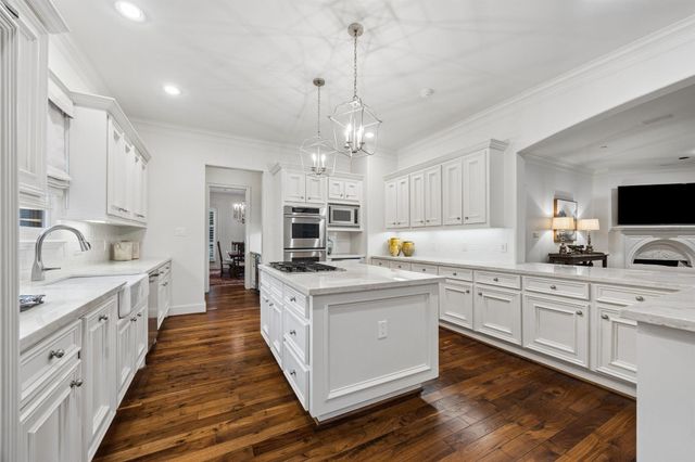 531 Three Corners Drive, Houston, TX 77024