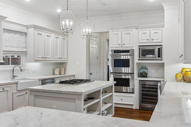 531 Three Corners Drive, Houston, TX 77024