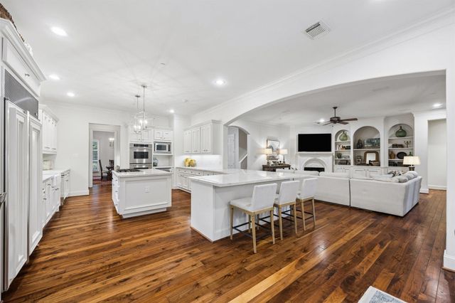531 Three Corners Drive, Houston, TX 77024