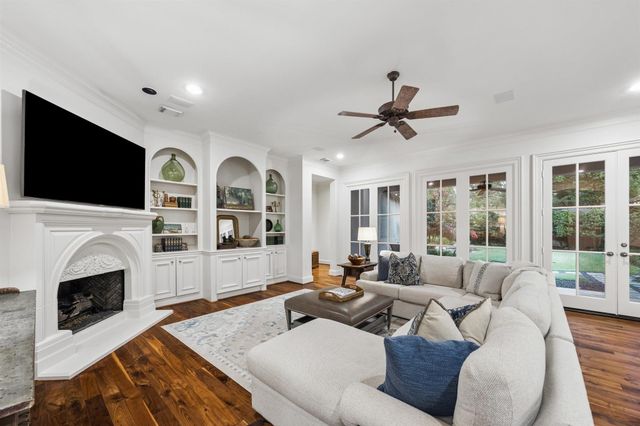 531 Three Corners Drive, Houston, TX 77024