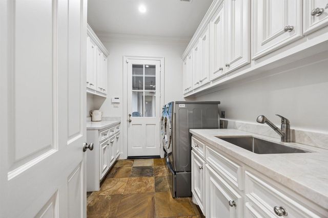 531 Three Corners Drive, Houston, TX 77024