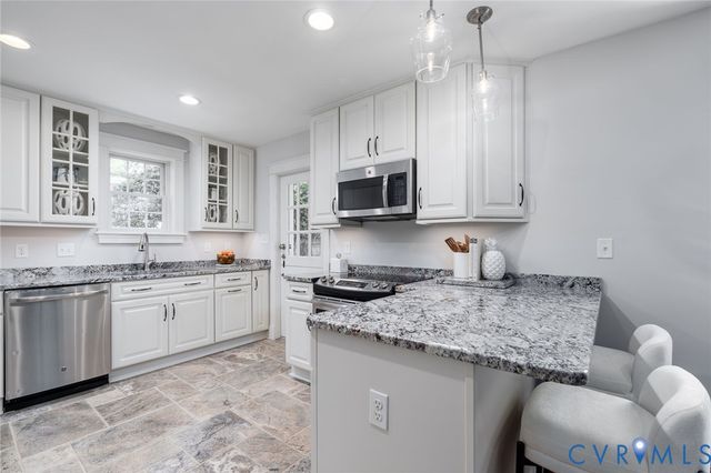 5802 S Crestwood Ave, Henrico, VA 23226