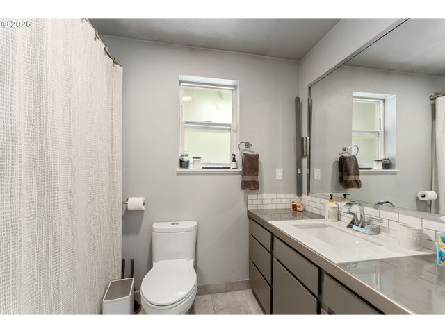 6213 Sw 33rd Pl, Portland, OR 97239