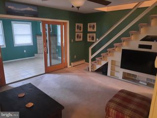 35 WILDFLOWER RD, Levittown, PA 19057