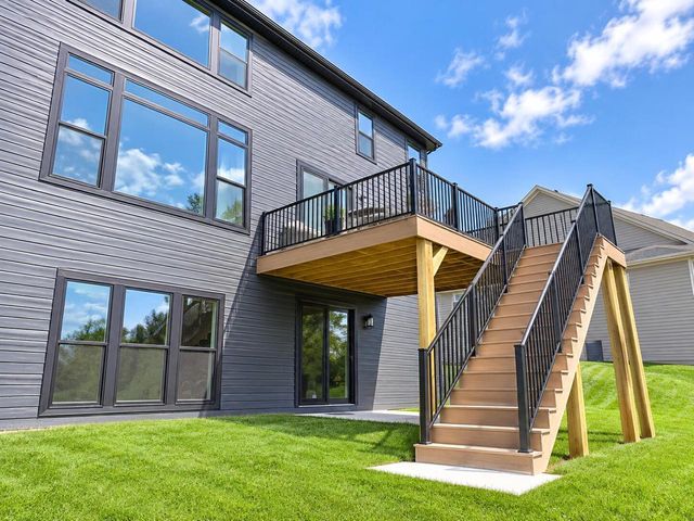 N66W21485 Sagebrush DRIVE, Menomonee Falls, WI 53051