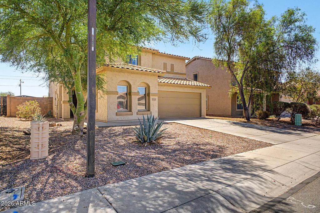 7227 S SUNRISE Way, Buckeye, AZ 85326 — photo 2