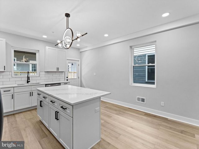 5218 9TH ST, Philadelphia, PA 19141