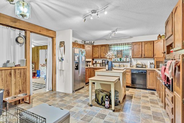 2204 NW Murray Rd, Knoxville, TN 37912