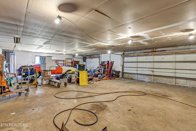 2204 NW Murray Rd, Knoxville, TN 37912