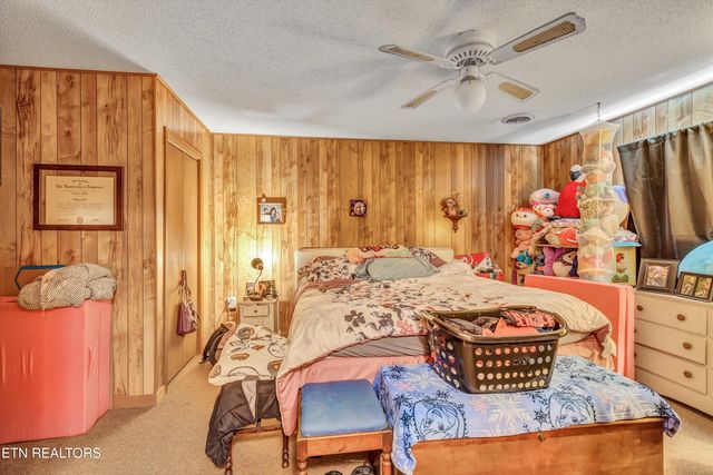 2204 NW Murray Rd, Knoxville, TN 37912