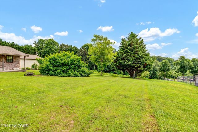 2204 NW Murray Rd, Knoxville, TN 37912