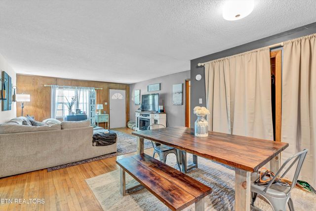 2204 NW Murray Rd, Knoxville, TN 37912
