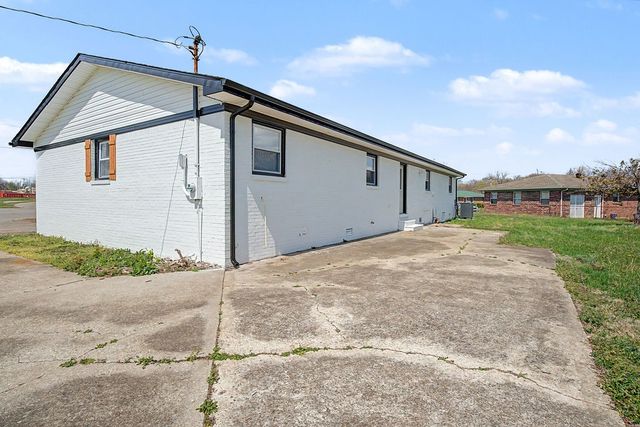 7004 Forest Park Blvd, Hopkinsville, KY 42240