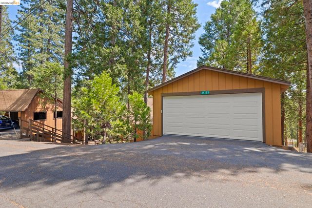 24103 Golf Links Dr, Mi Wuk Village, CA 95346