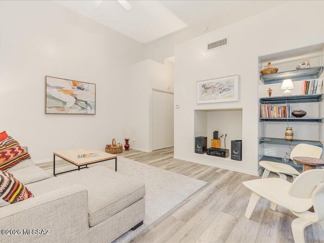 5271 S Morning Sky Lane, Tucson, AZ 85747