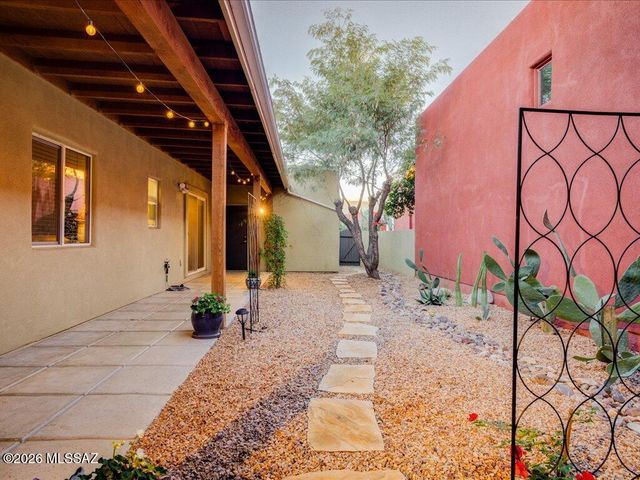 5271 S Morning Sky Lane, Tucson, AZ 85747