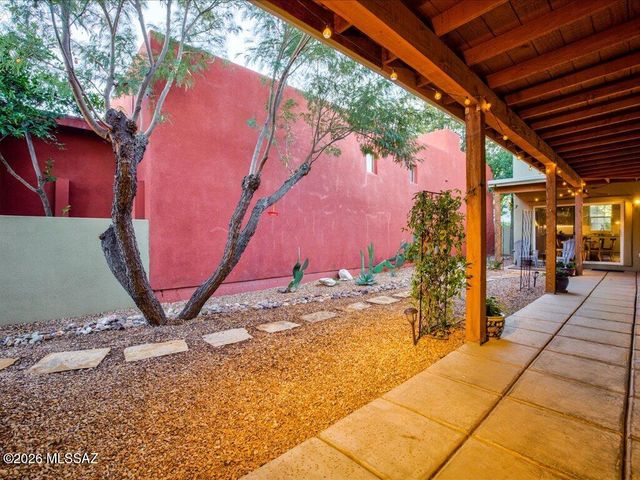 5271 S Morning Sky Lane, Tucson, AZ 85747