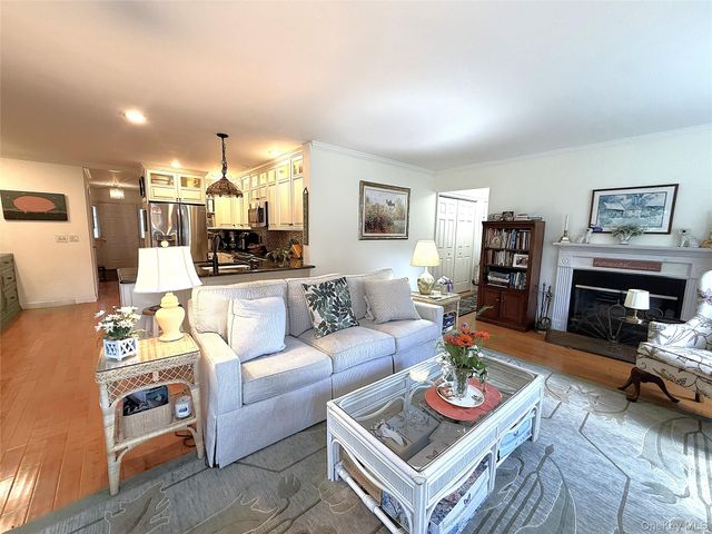 41 W Deer Trail, Pawling, NY 12564