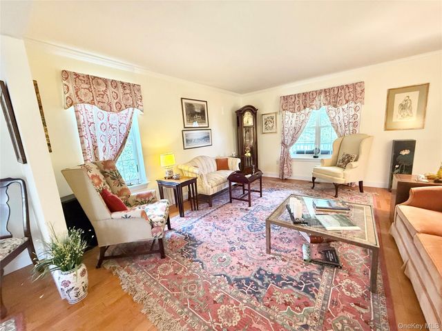 41 W Deer Trail, Pawling, NY 12564