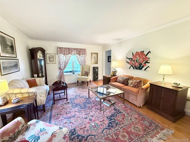 41 W Deer Trail, Pawling, NY 12564