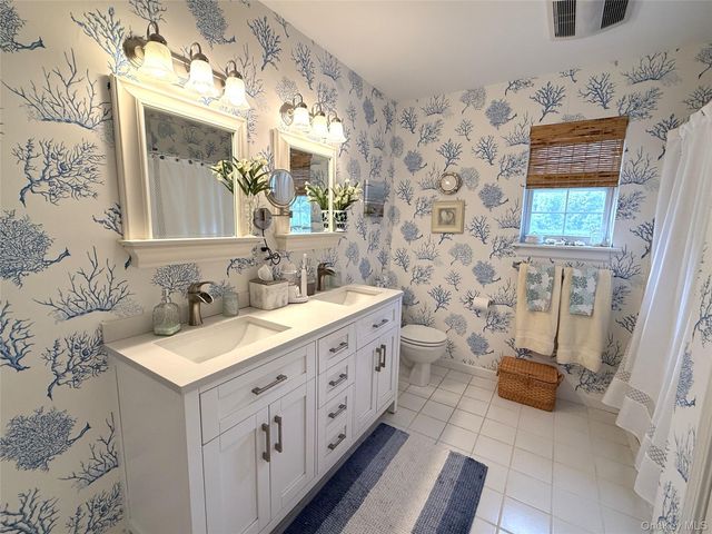 41 W Deer Trail, Pawling, NY 12564