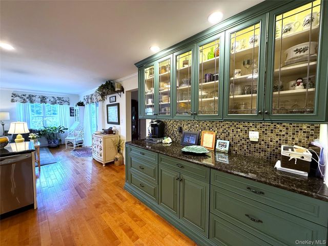 41 W Deer Trail, Pawling, NY 12564