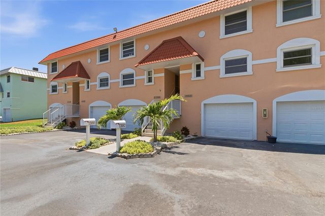 12482 CAPRI CIRCLE N 4, Treasure Island, FL 33706