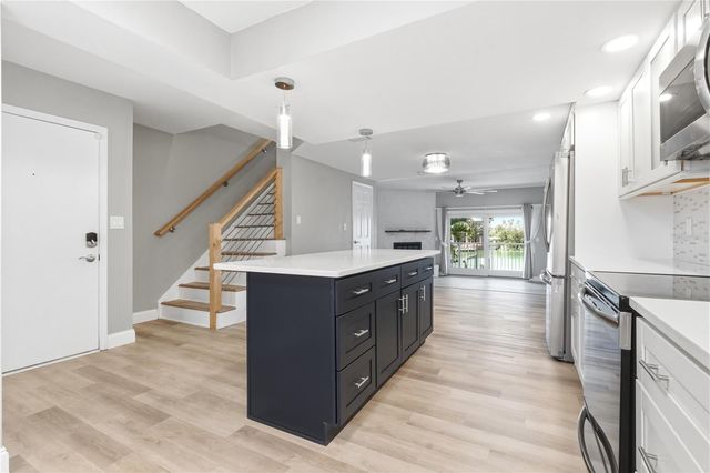 12482 CAPRI CIRCLE N 4, Treasure Island, FL 33706