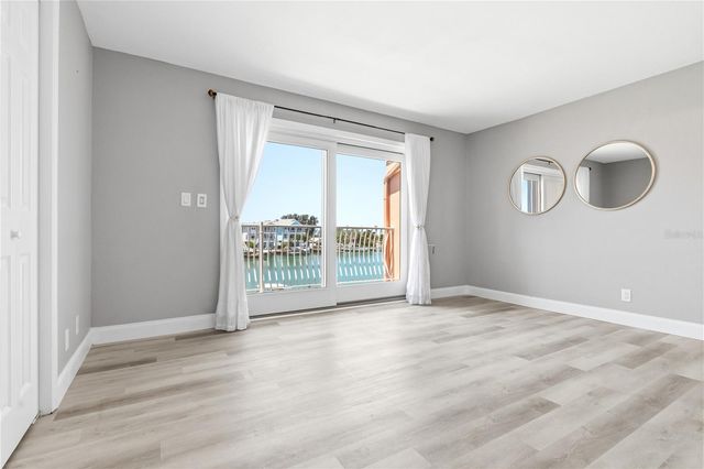 12482 CAPRI CIRCLE N 4, Treasure Island, FL 33706
