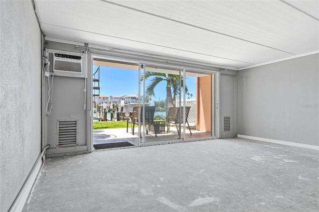 12482 CAPRI CIRCLE N 4, Treasure Island, FL 33706