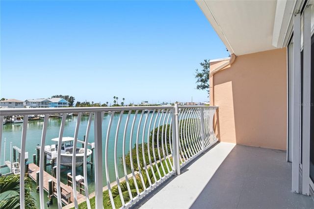 12482 CAPRI CIRCLE N 4, Treasure Island, FL 33706