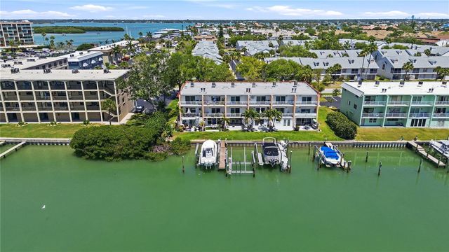 12482 CAPRI CIRCLE N 4, Treasure Island, FL 33706