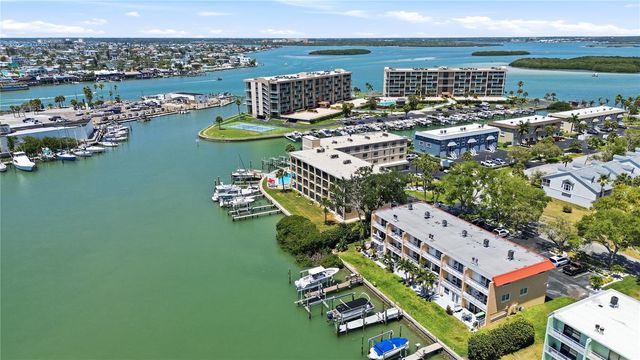 12482 CAPRI CIRCLE N 4, Treasure Island, FL 33706