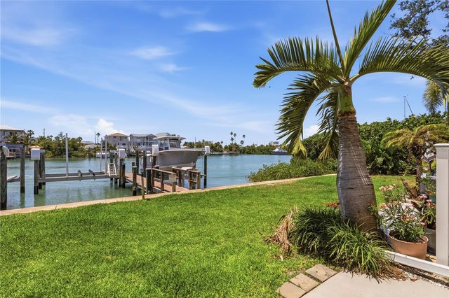 12482 CAPRI CIRCLE N 4, Treasure Island, FL 33706