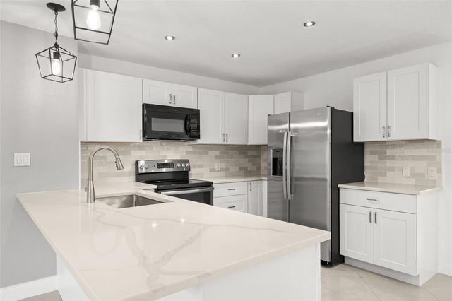 4426 HELENA STREET NE, St Petersburg, FL 33703