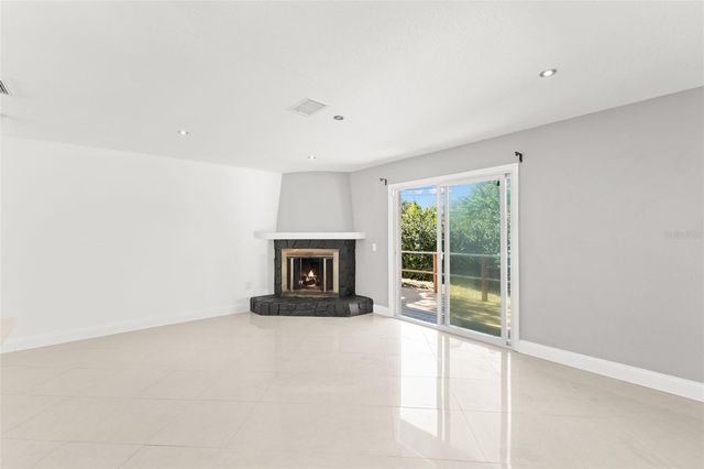 4426 HELENA STREET NE, St Petersburg, FL 33703