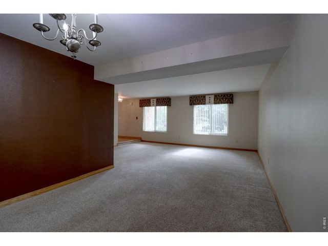 2033 River Glen Dr, Berthoud, CO 80513