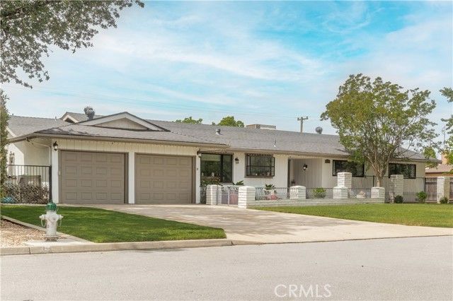 5739 N Pleasant, Fresno, CA 93711