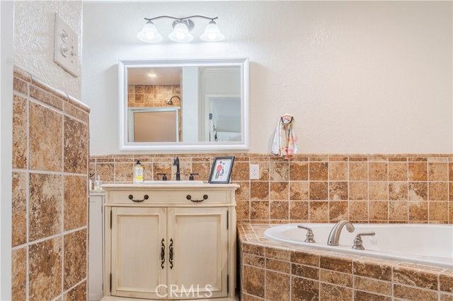 5739 N Pleasant, Fresno, CA 93711