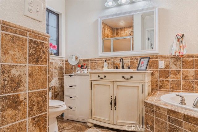 5739 N Pleasant, Fresno, CA 93711