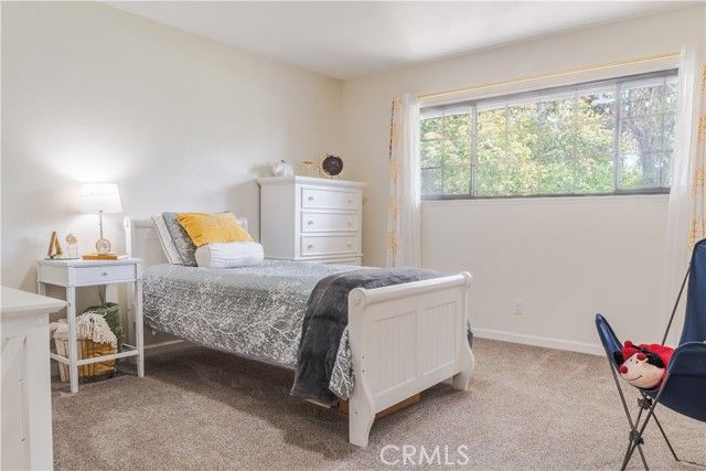 5739 N Pleasant, Fresno, CA 93711