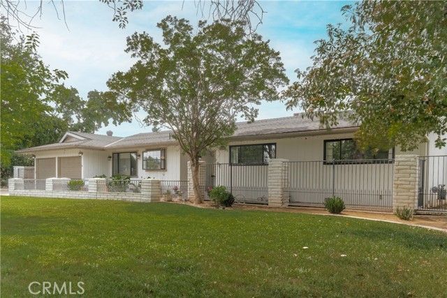 5739 N Pleasant, Fresno, CA 93711